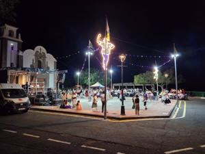Baile de Magos vor der Kirche in El Chorrillo