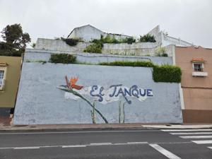 Mosaik mit Schriftzug El Tanque