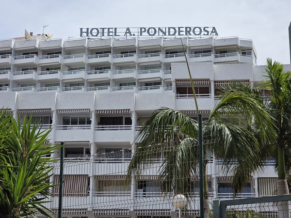 Hotel Ponderosa (Hotel A. Ponderosa)